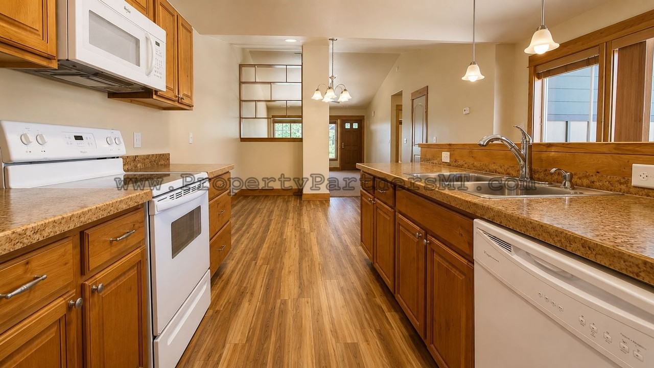 918 Flanders Creek Ave - Photo 4 of 16