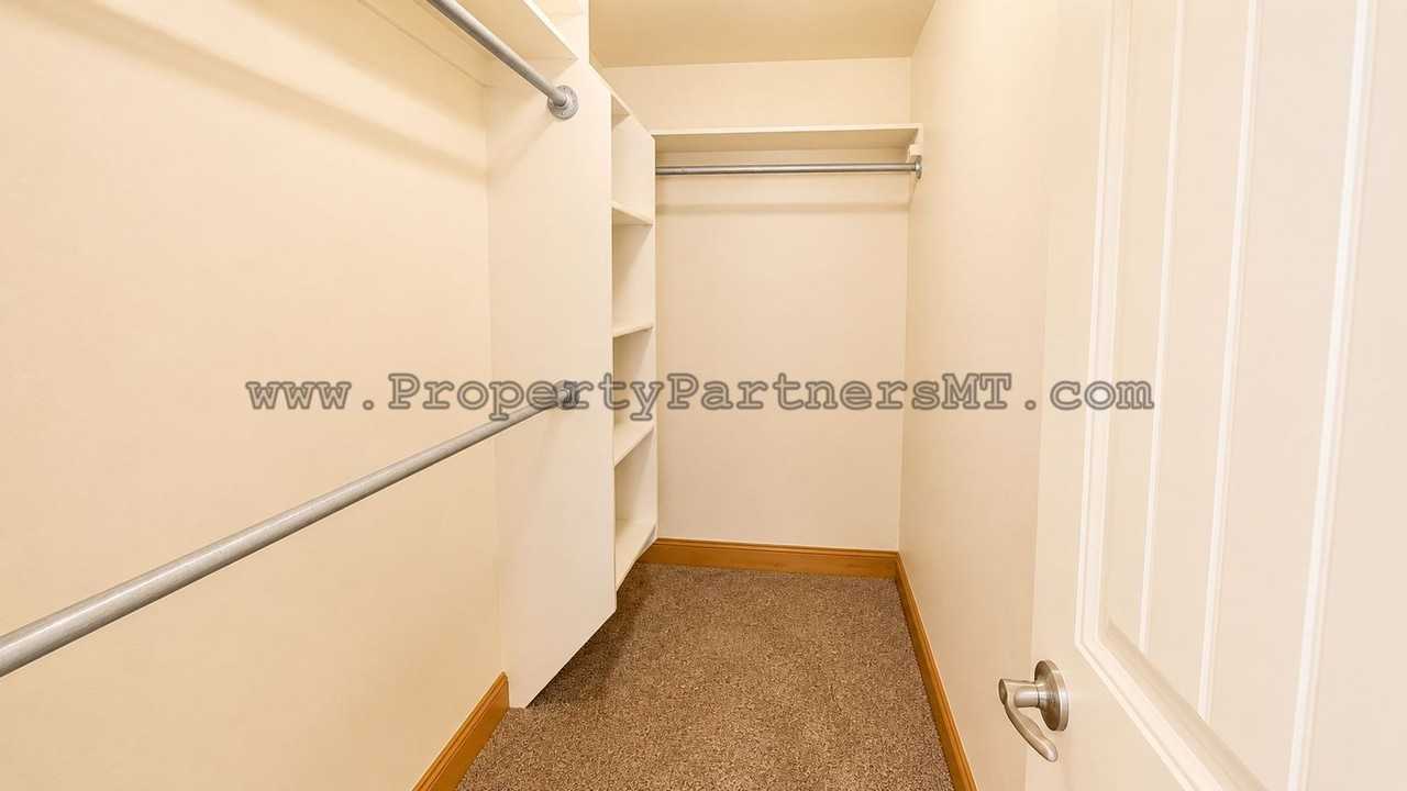 918 Flanders Creek Ave - Photo 7 of 16