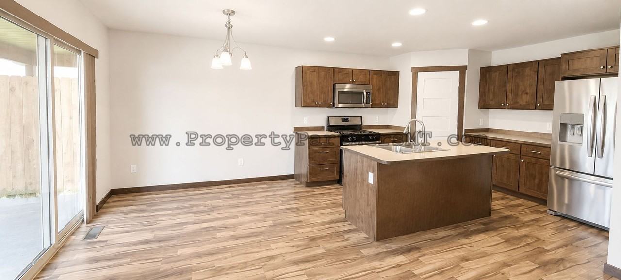 1958 Leeward Ct - Photo 2 of 17