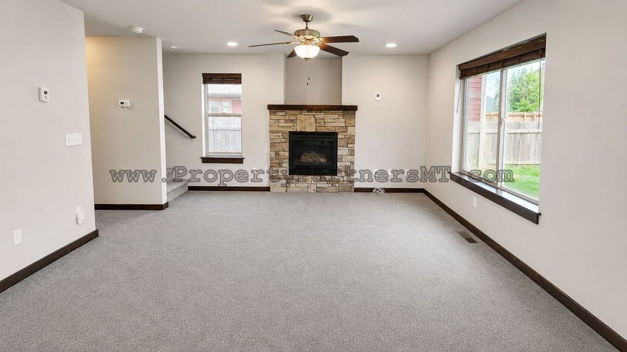 1958 Leeward Ct - Photo 4 of 17