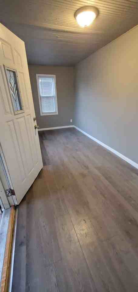 366 Ellsworth St - Photo 2 of 14