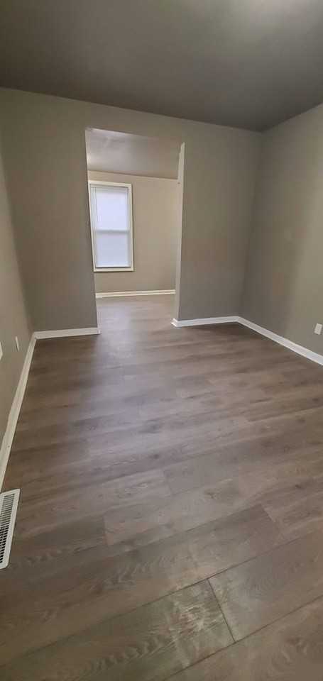 366 Ellsworth St - Photo 4 of 14