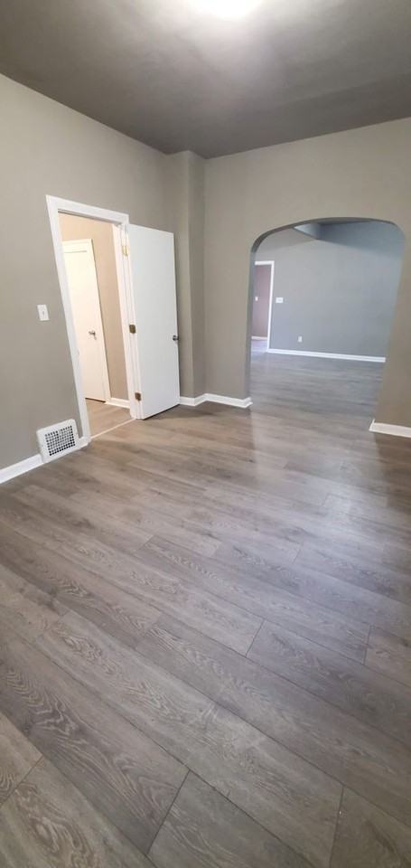 366 Ellsworth St - Photo 5 of 14