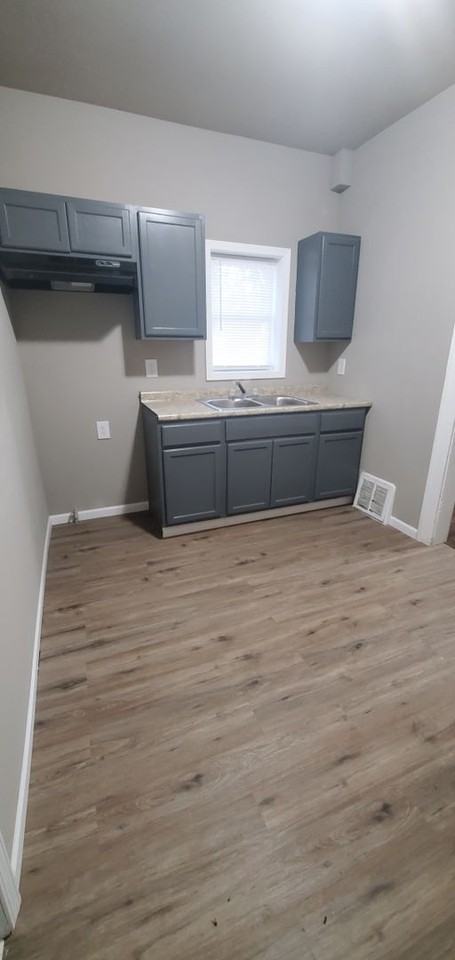 524 Porter St - Photo 3 of 9