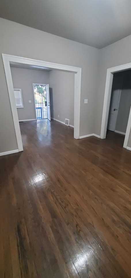 524 Porter St - Photo 7 of 9