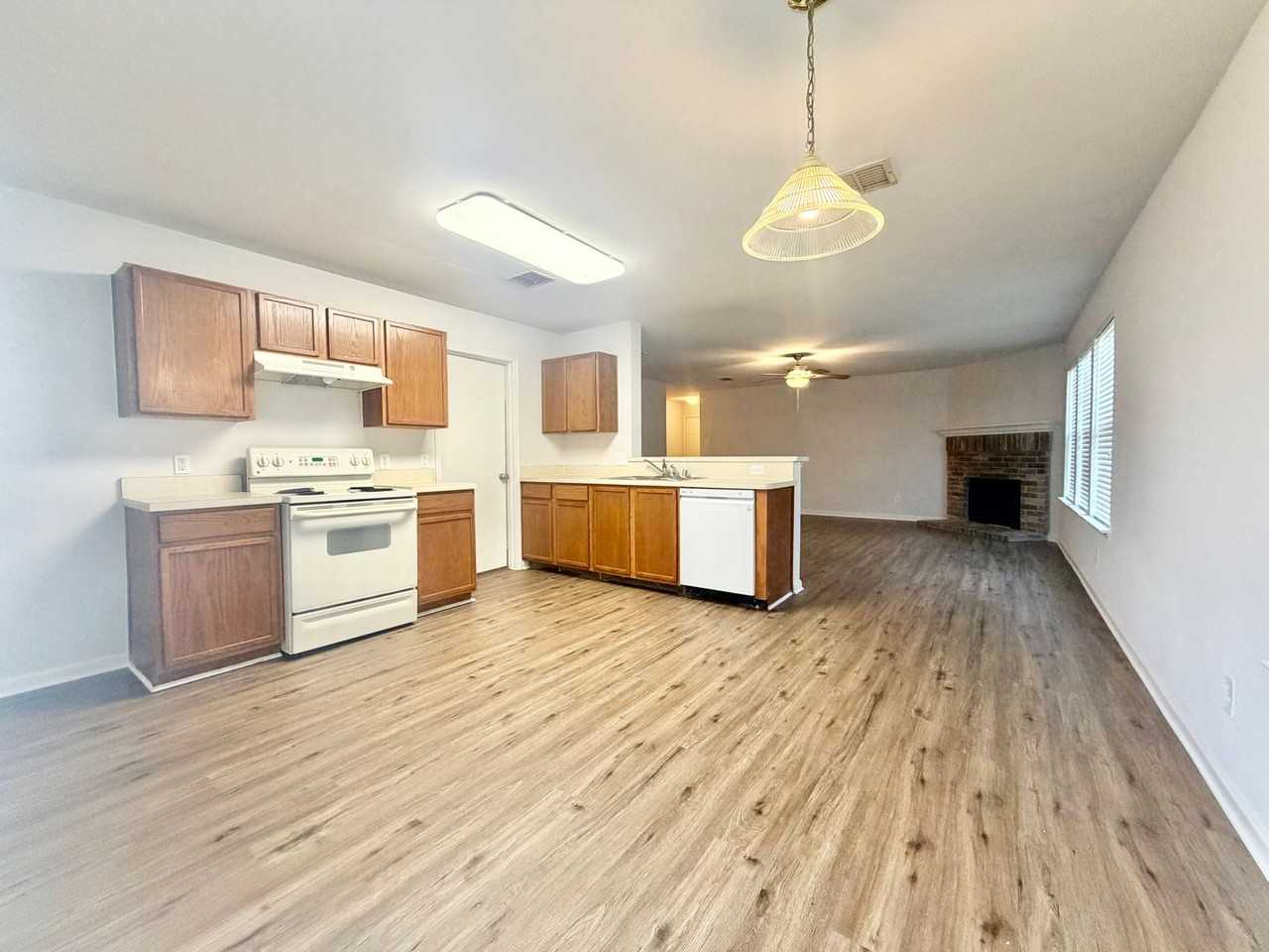 1415 Aztec Trl - Photo 6 of 23