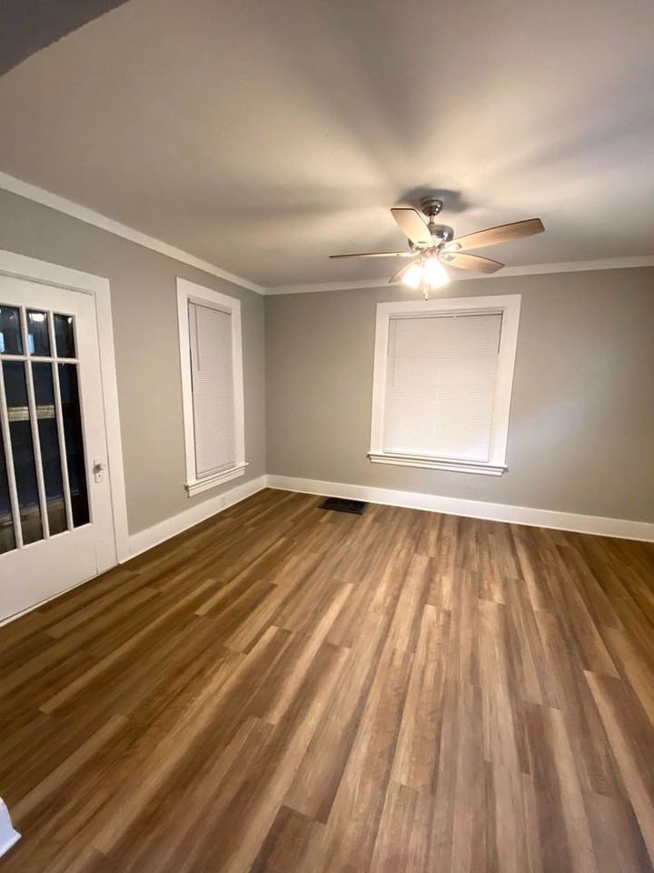 915 Farnam St - Photo 3 of 9