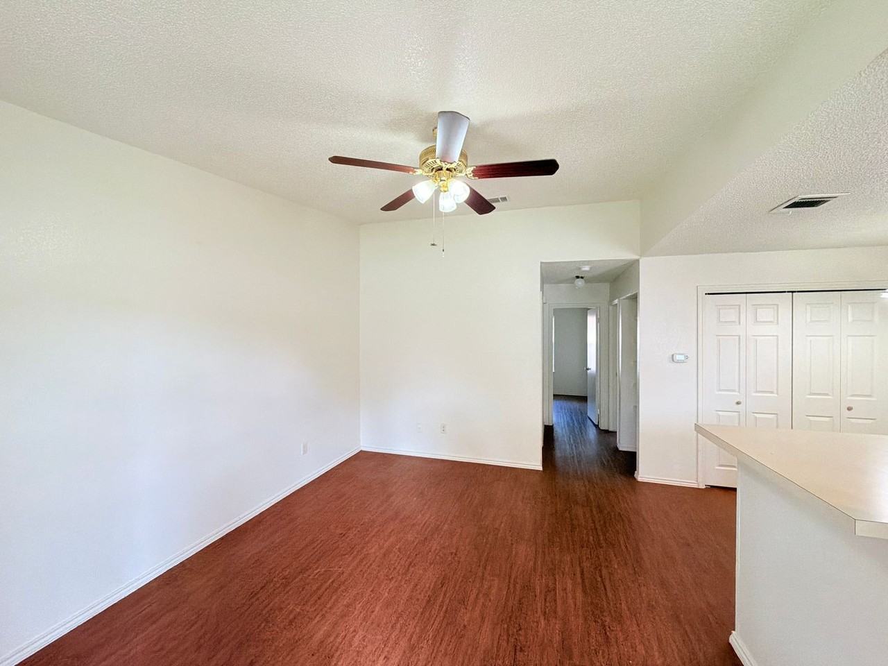 1215 Ridgemont St - Photo 3 of 26