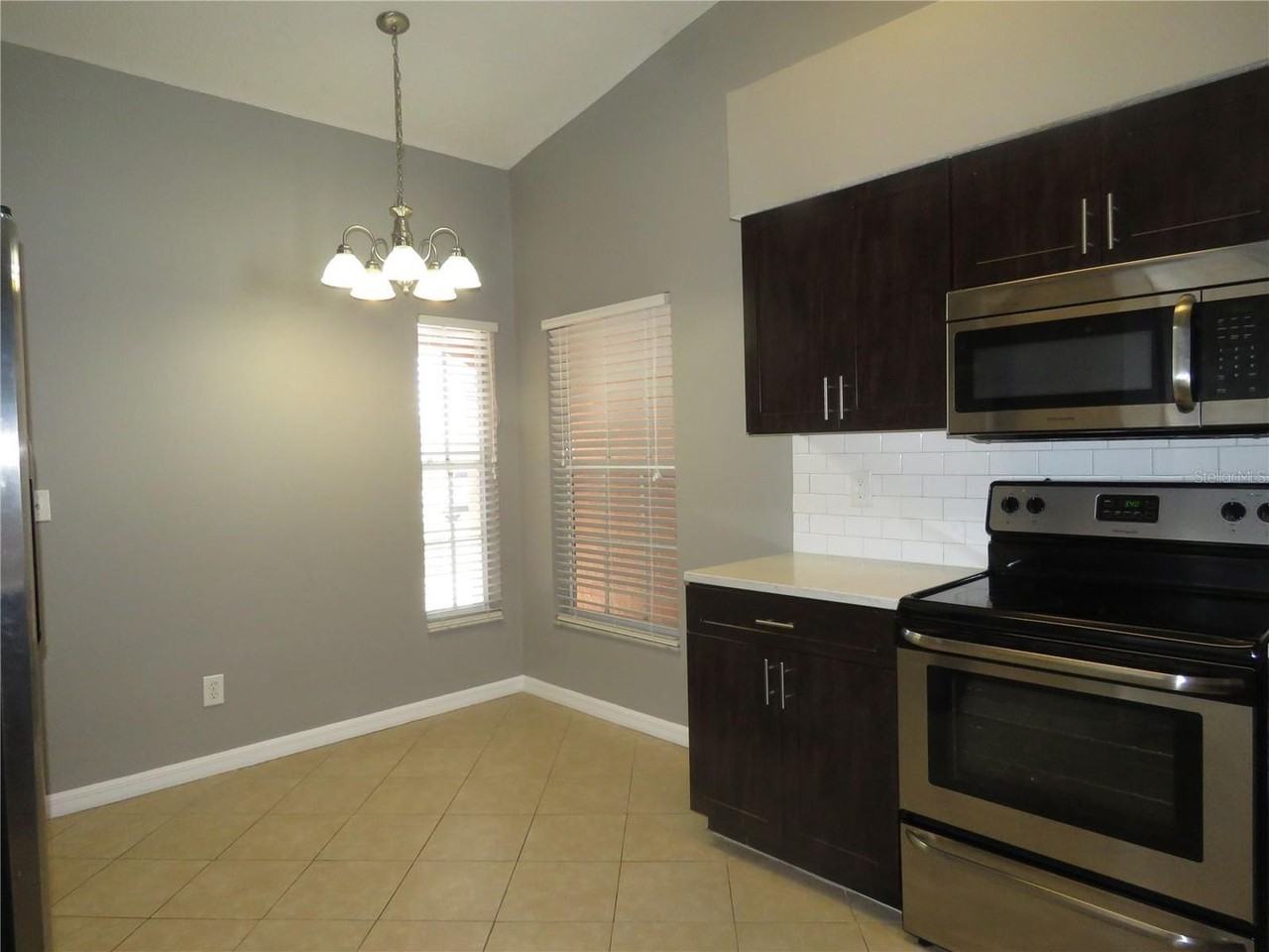 12605 Longcrest Dr - Photo 3 of 10