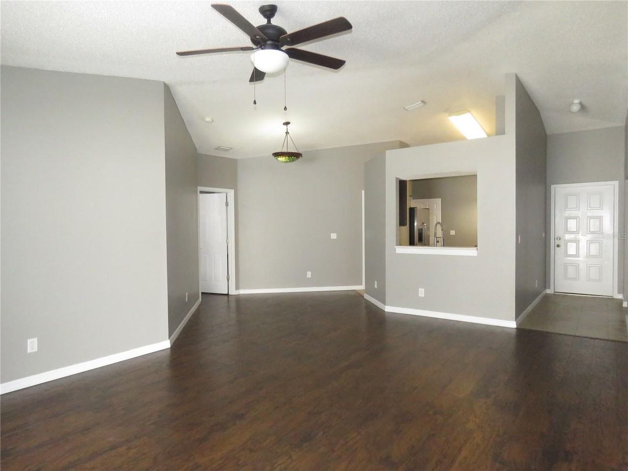 12605 Longcrest Dr - Photo 4 of 10
