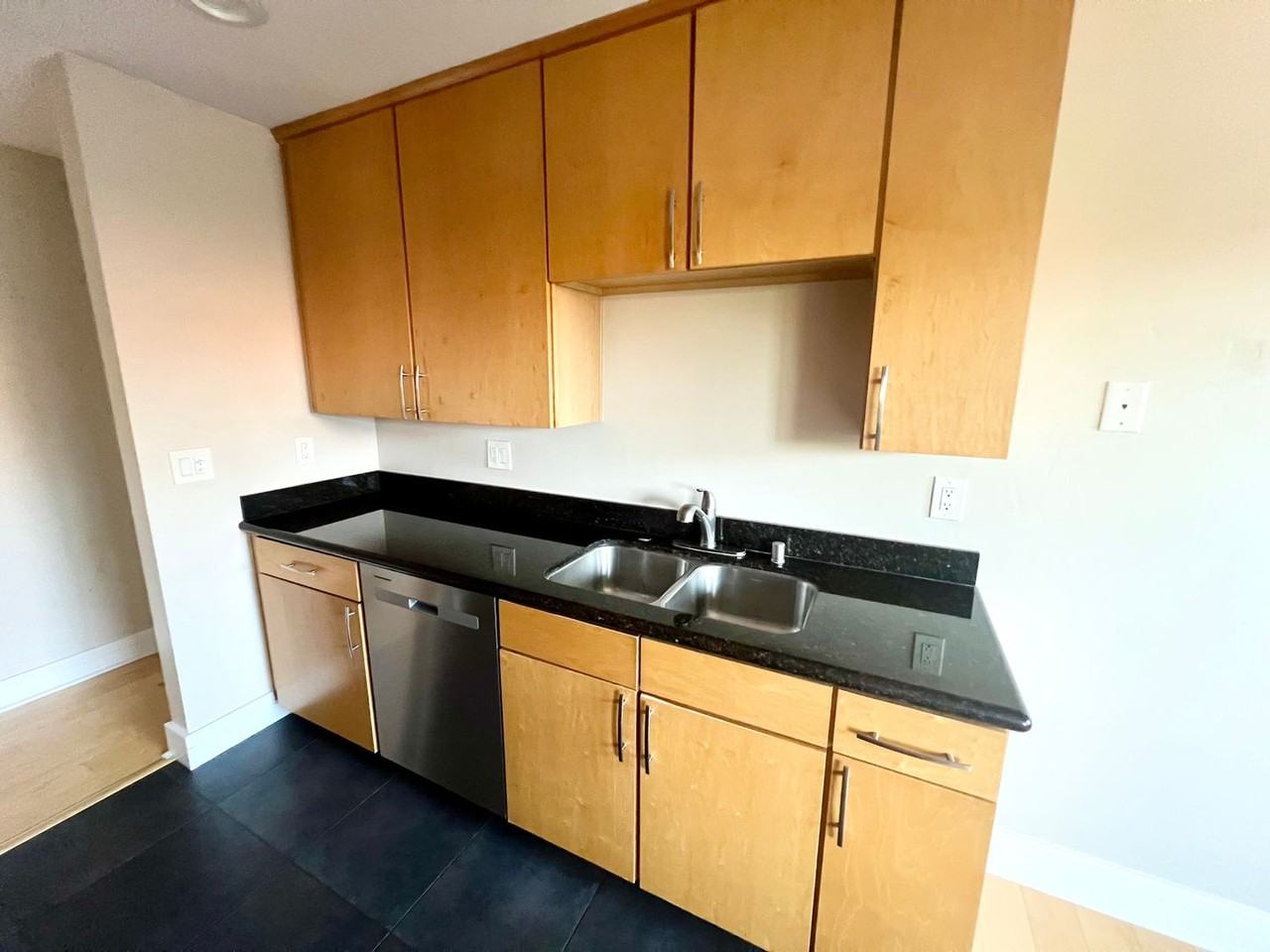 836 W Pennsylvania Ave #205 - Photo 3 of 21