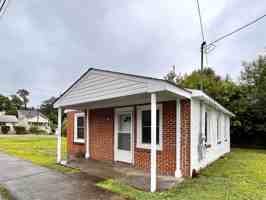 featured image of 912 Forest St