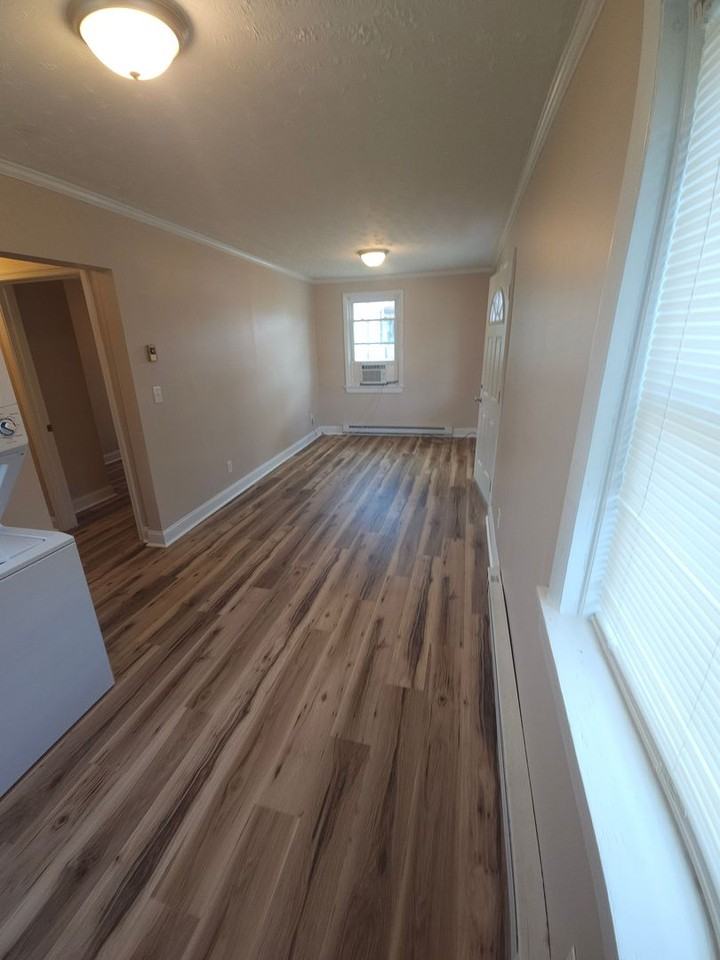 912 Forest St - Photo 5 of 31