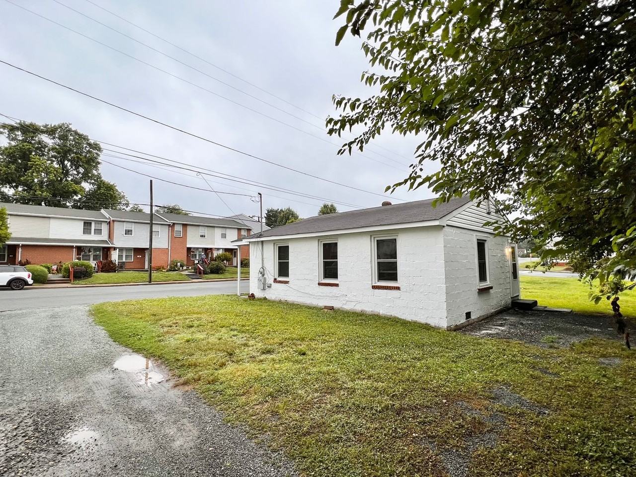 912 Forest St - Photo 3 of 22
