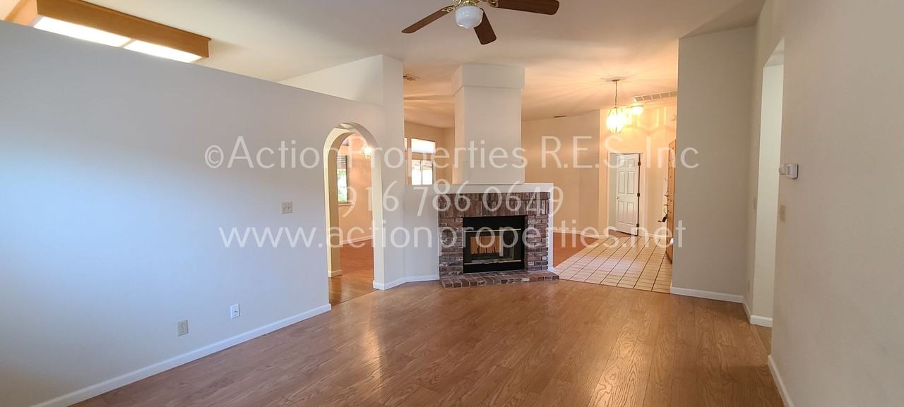 1417 Hurlston Way - Photo 3 of 28