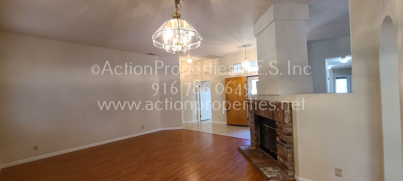 1417 Hurlston Way - Photo 7 of 28
