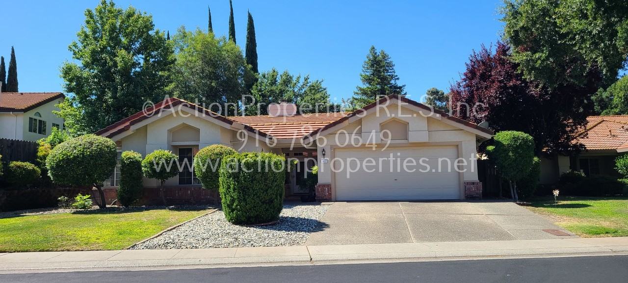 1417 Hurlston Way