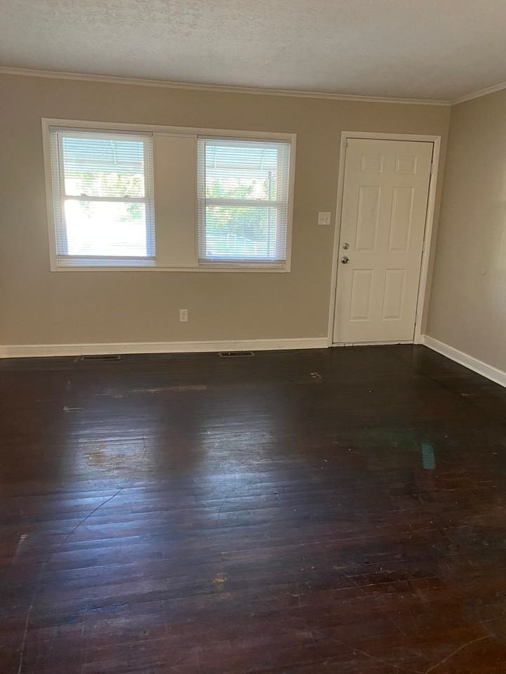 2059 Bancroft St - Photo 2 of 12