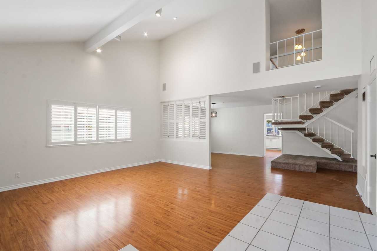 17691 Anglin Ln - Photo 3 of 25