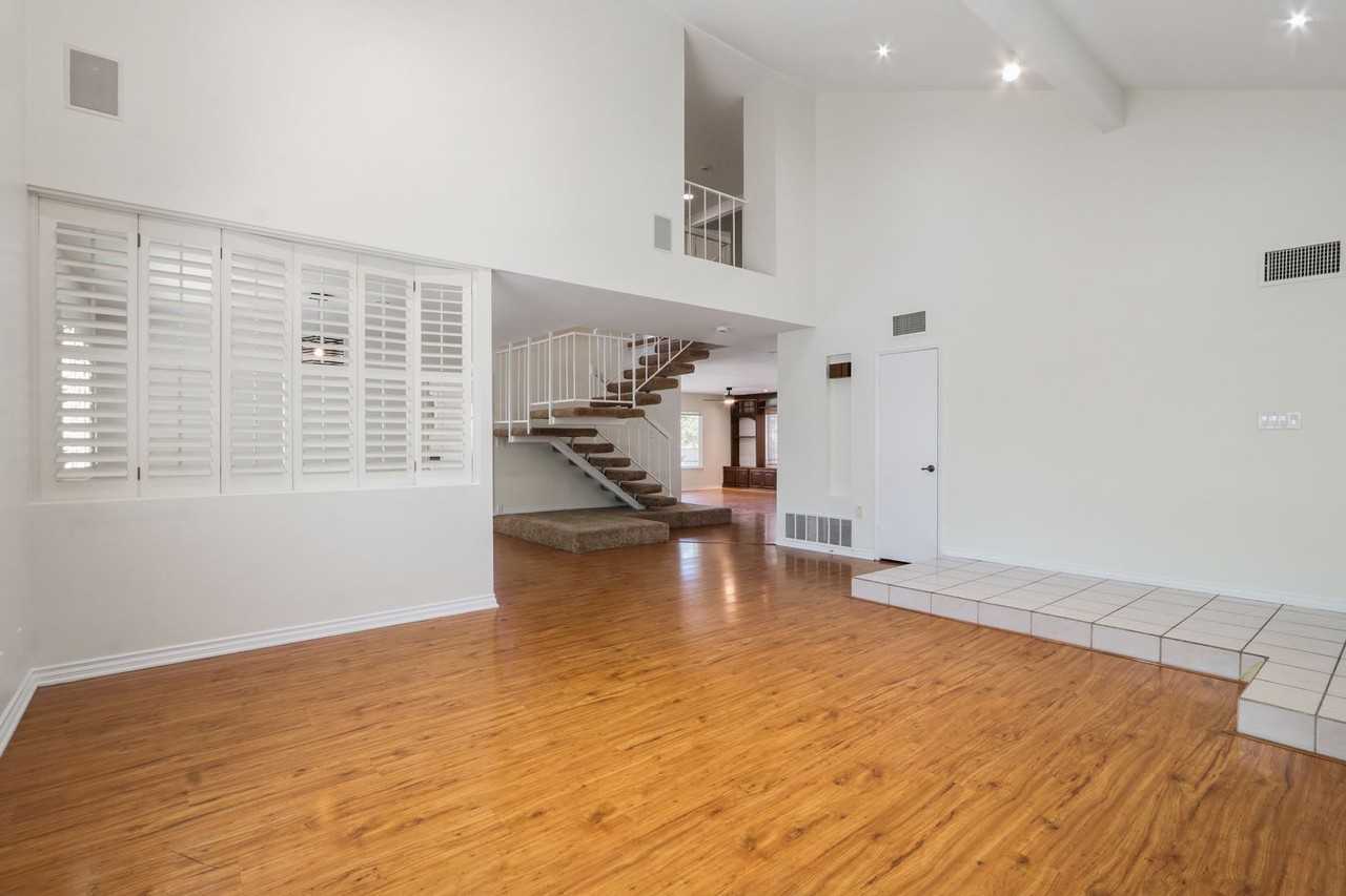 17691 Anglin Ln - Photo 5 of 25