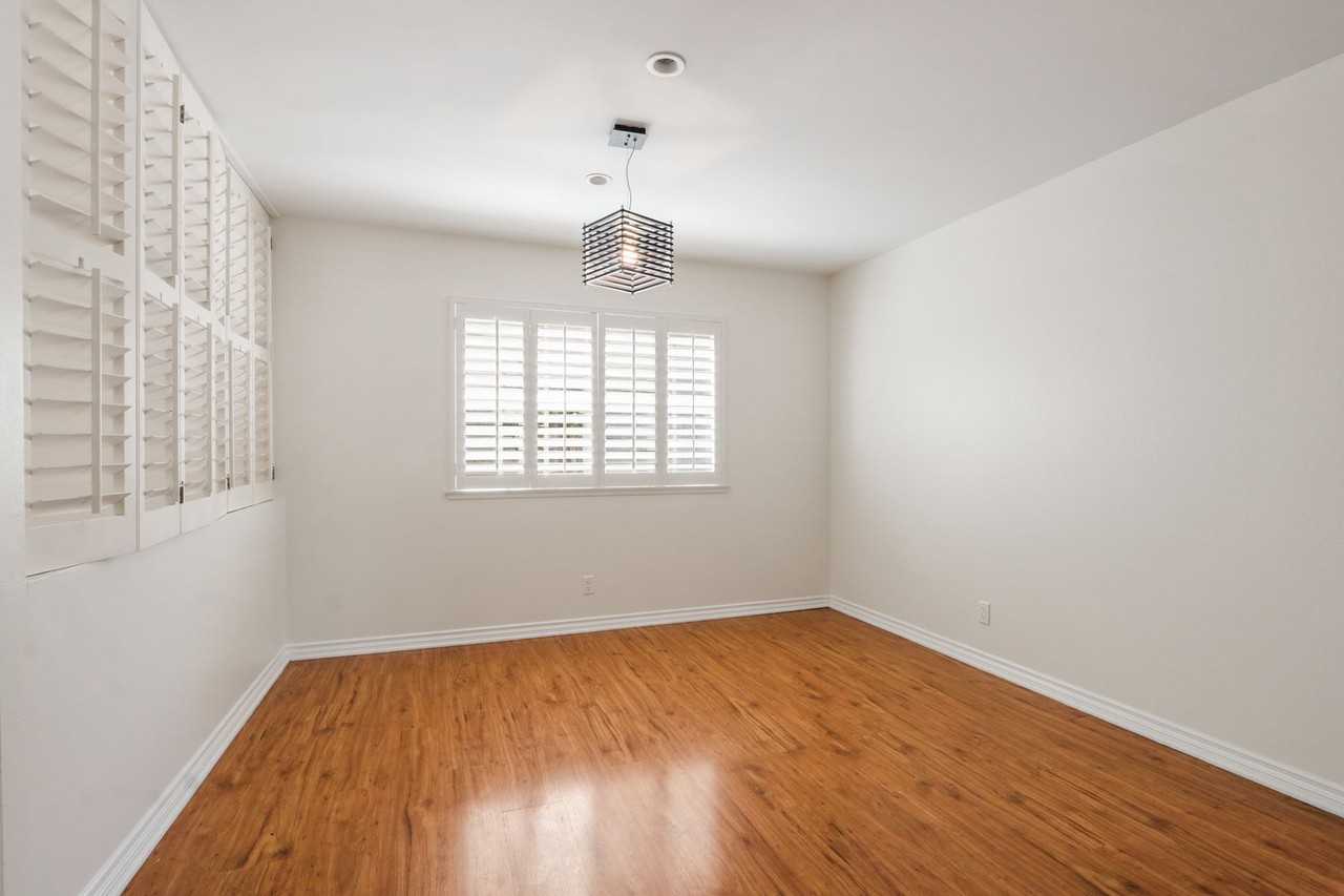 17691 Anglin Ln - Photo 6 of 25