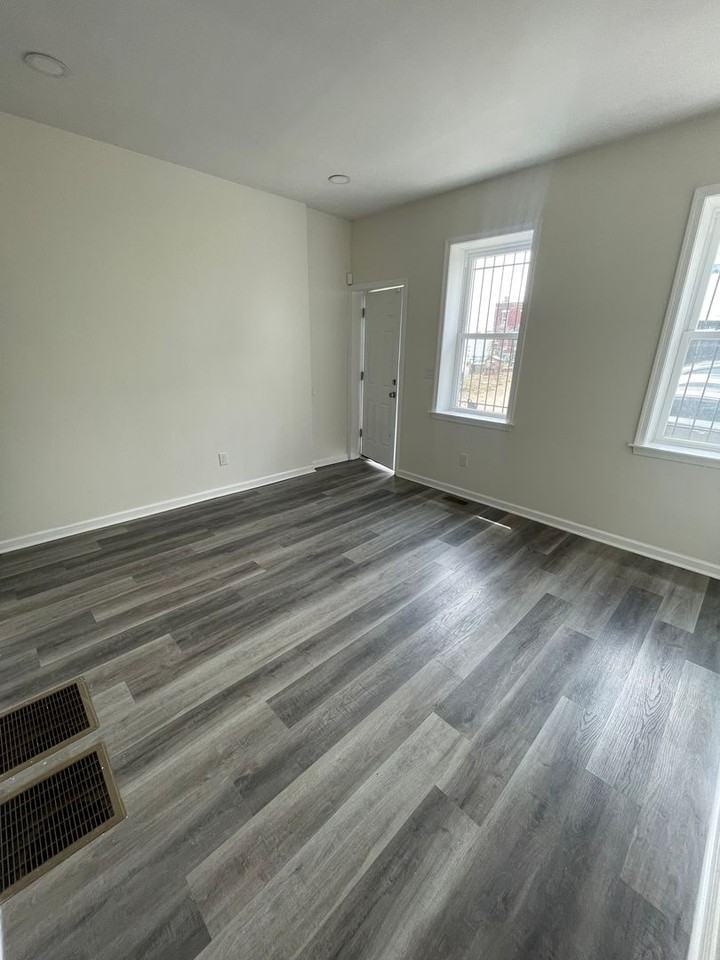 2519 N Mutter St - Photo 5 of 12
