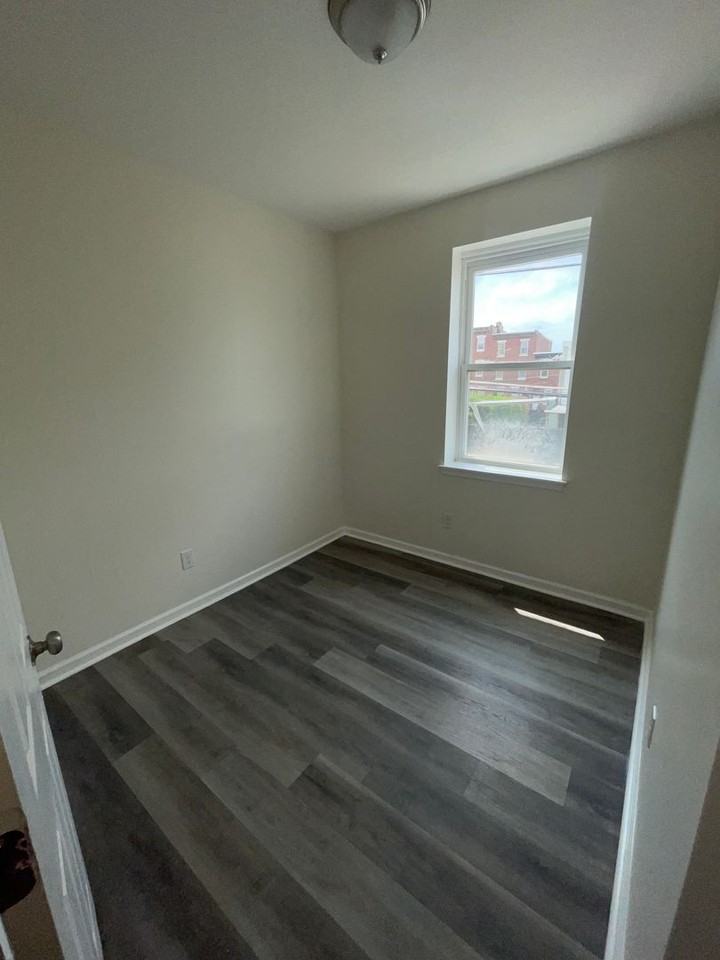 2519 N Mutter St - Photo 7 of 12