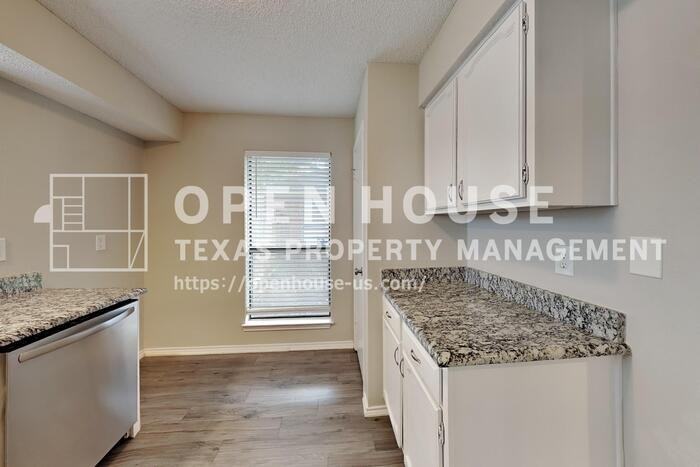 1025 Bass Dr - Photo 6 of 21