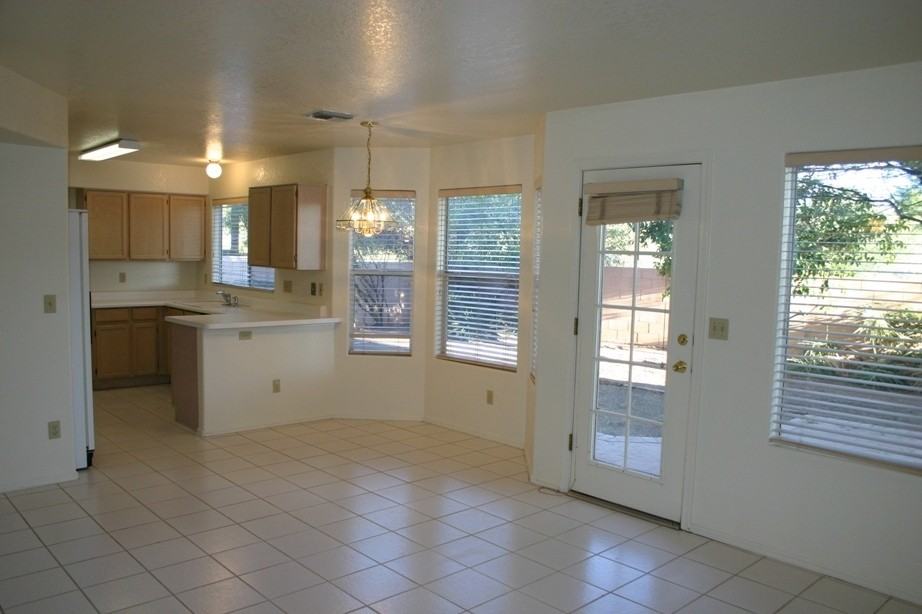 3673 W Pony Trl - Photo 5 of 17