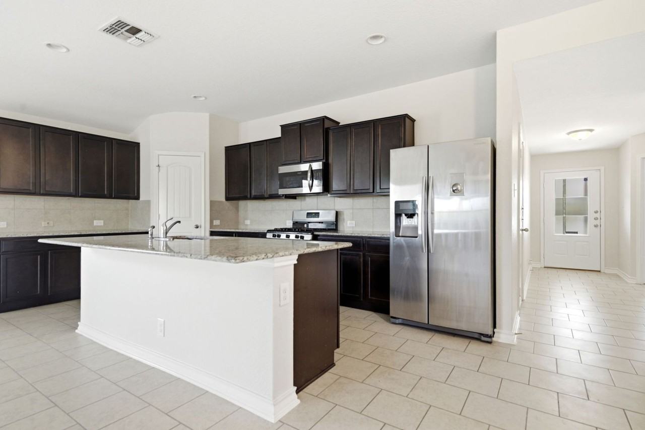 15441 Cooks Petrel - Photo 4 of 26