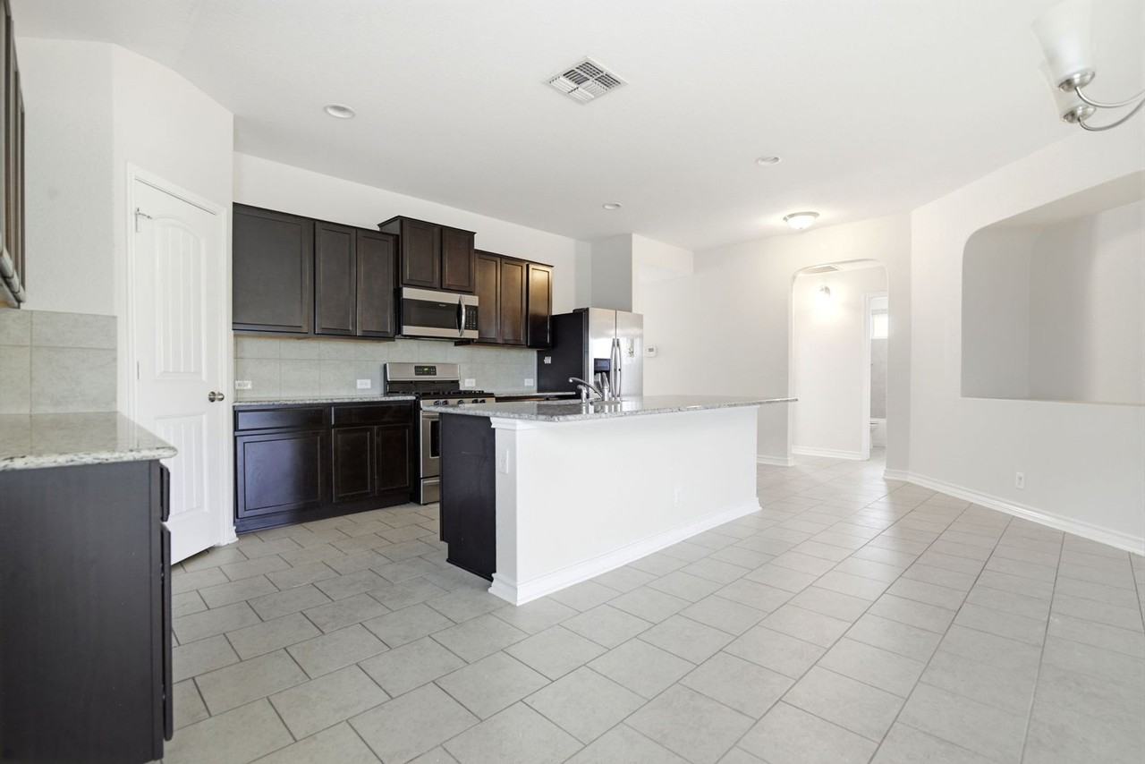 15441 Cooks Petrel - Photo 5 of 26
