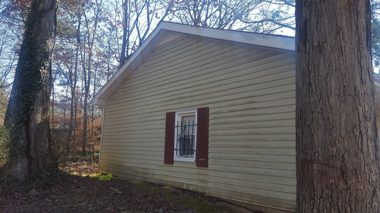 1647 Bridgeport Dr Nw - Photo 2 of 16