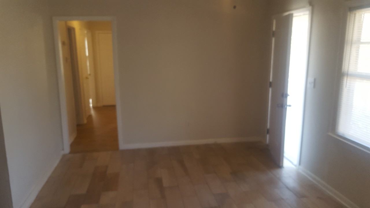 1647 Bridgeport Dr Nw - Photo 5 of 16