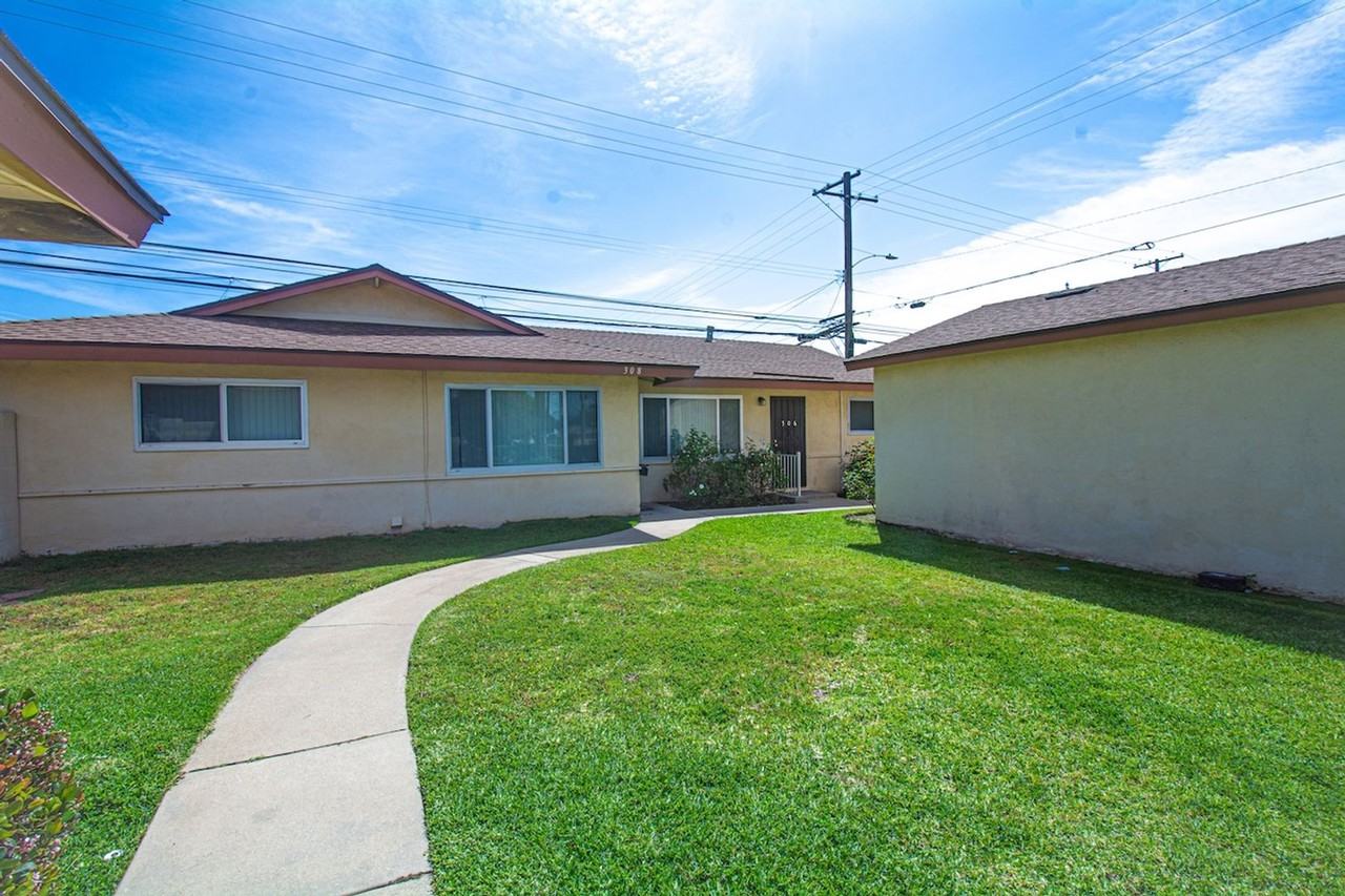 306 N Azusa Ave - Photo 5 of 29