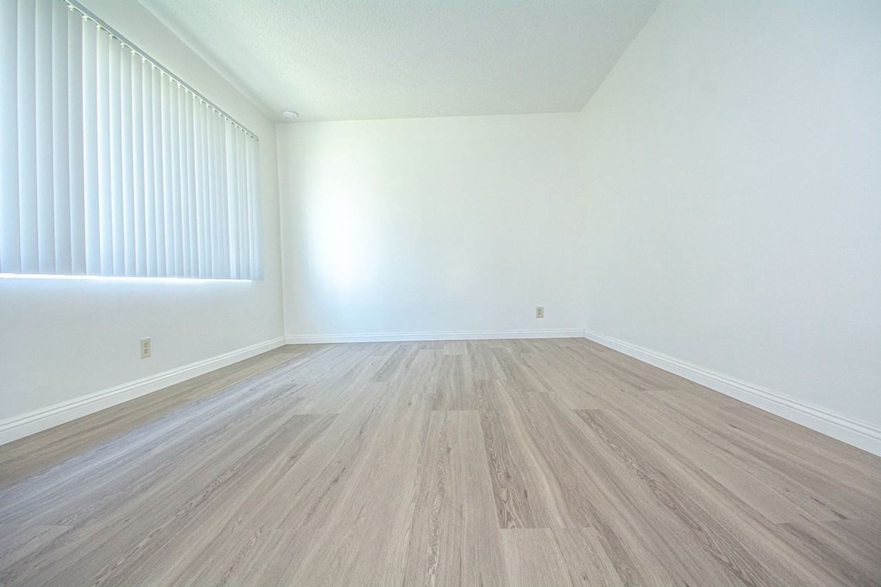 306 N Azusa Ave - Photo 7 of 29