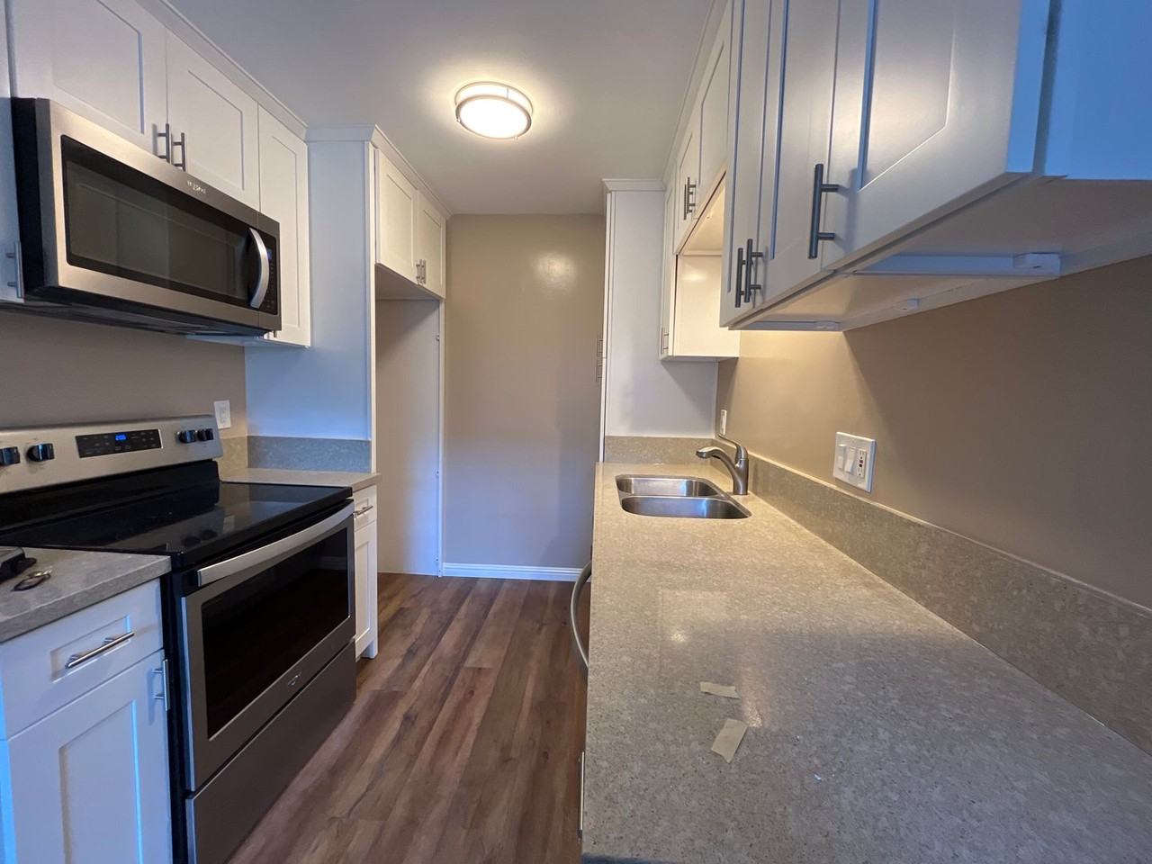 1329 E 1st St - Photo 5 of 28