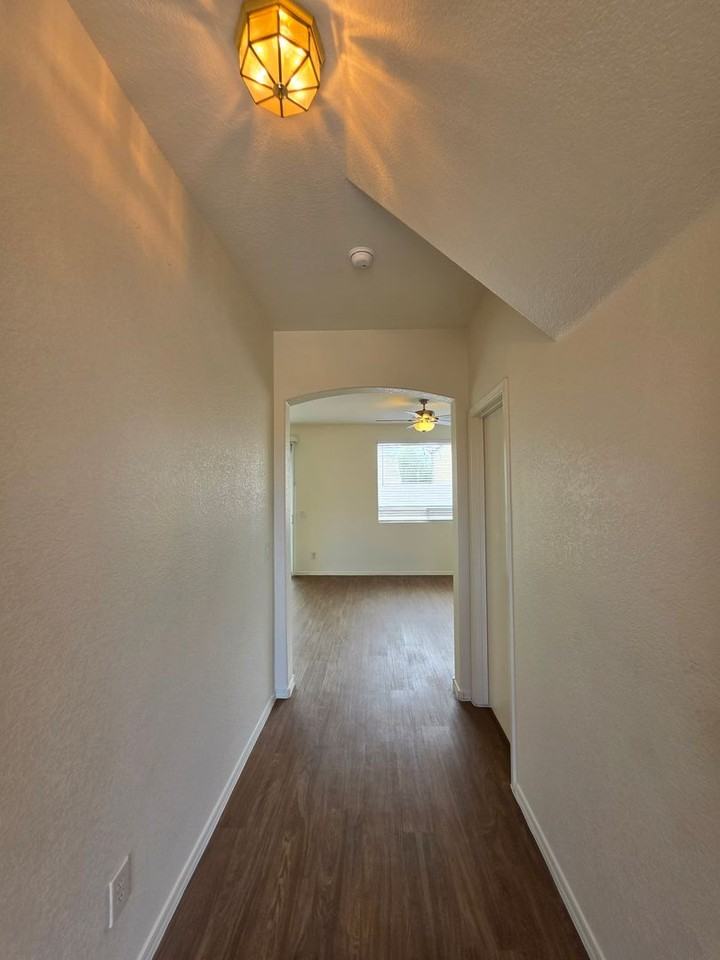 1216 E Graham Trl - Photo 4 of 45
