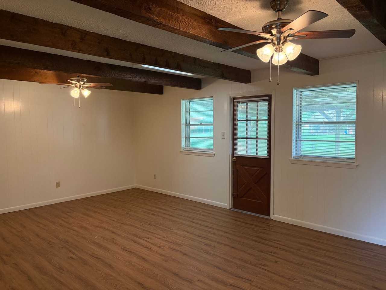 1823 Pluto Dr - Photo 2 of 12