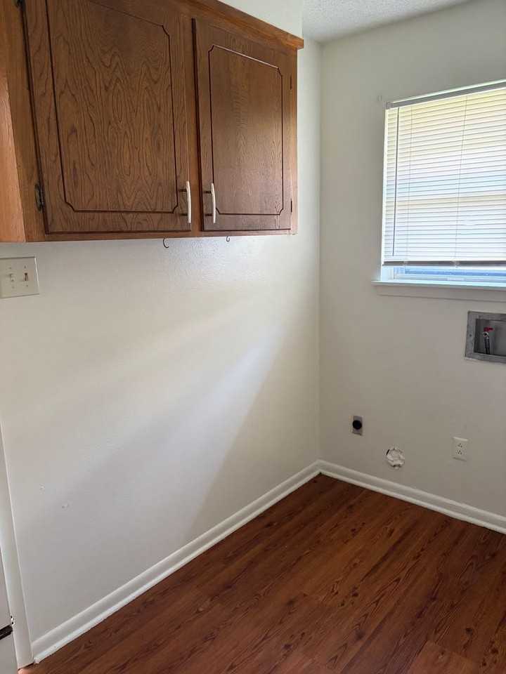 1823 Pluto Dr - Photo 6 of 12