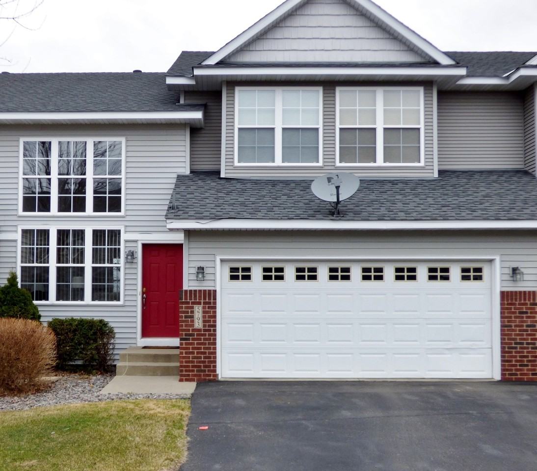 5793 Mount Curve Blvd - Photo 7 of 9
