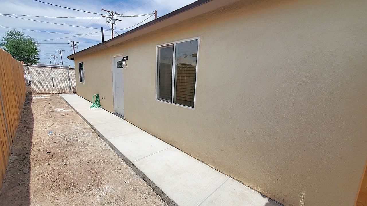 708 W Euclid Ave - Photo 2 of 27