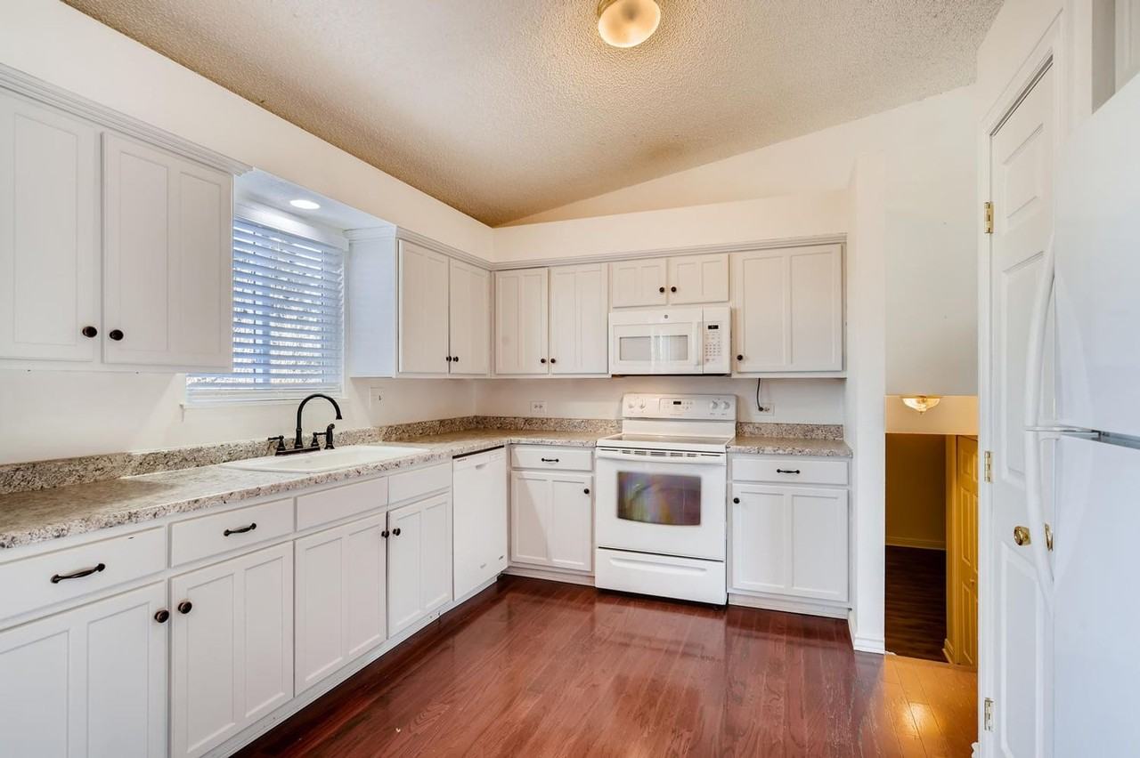 2634 Deliverance Dr - Photo 3 of 11