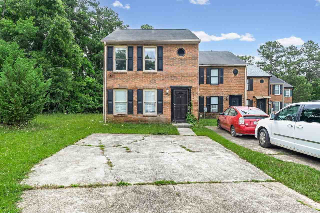 8066 Woodlake Dr - Photo 4 of 25