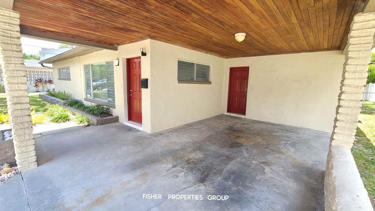621 Riviera Dr - Photo 4 of 32