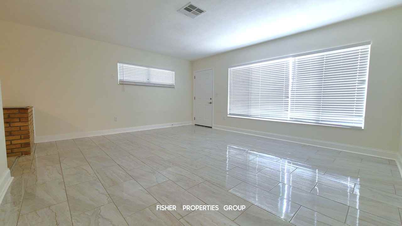 621 Riviera Dr - Photo 7 of 32