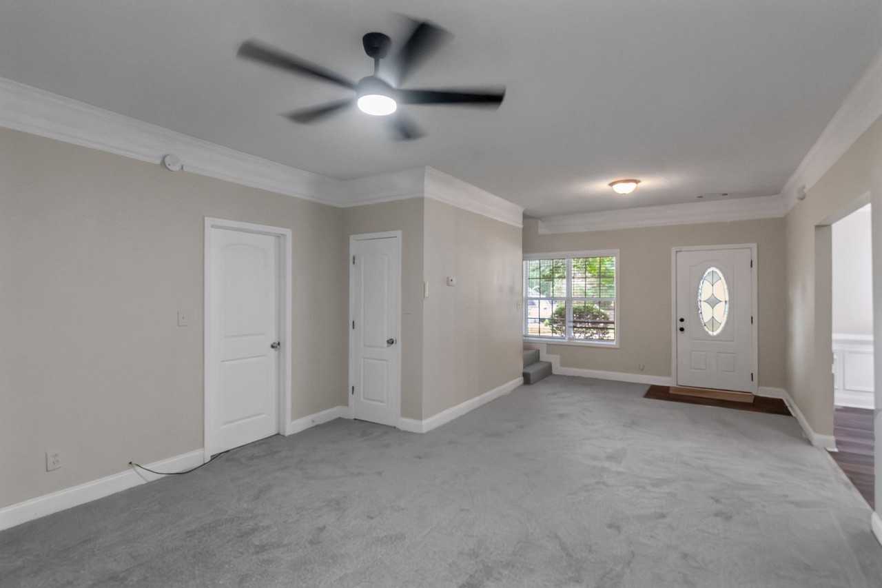 105 Bradford Pl - Photo 6 of 27