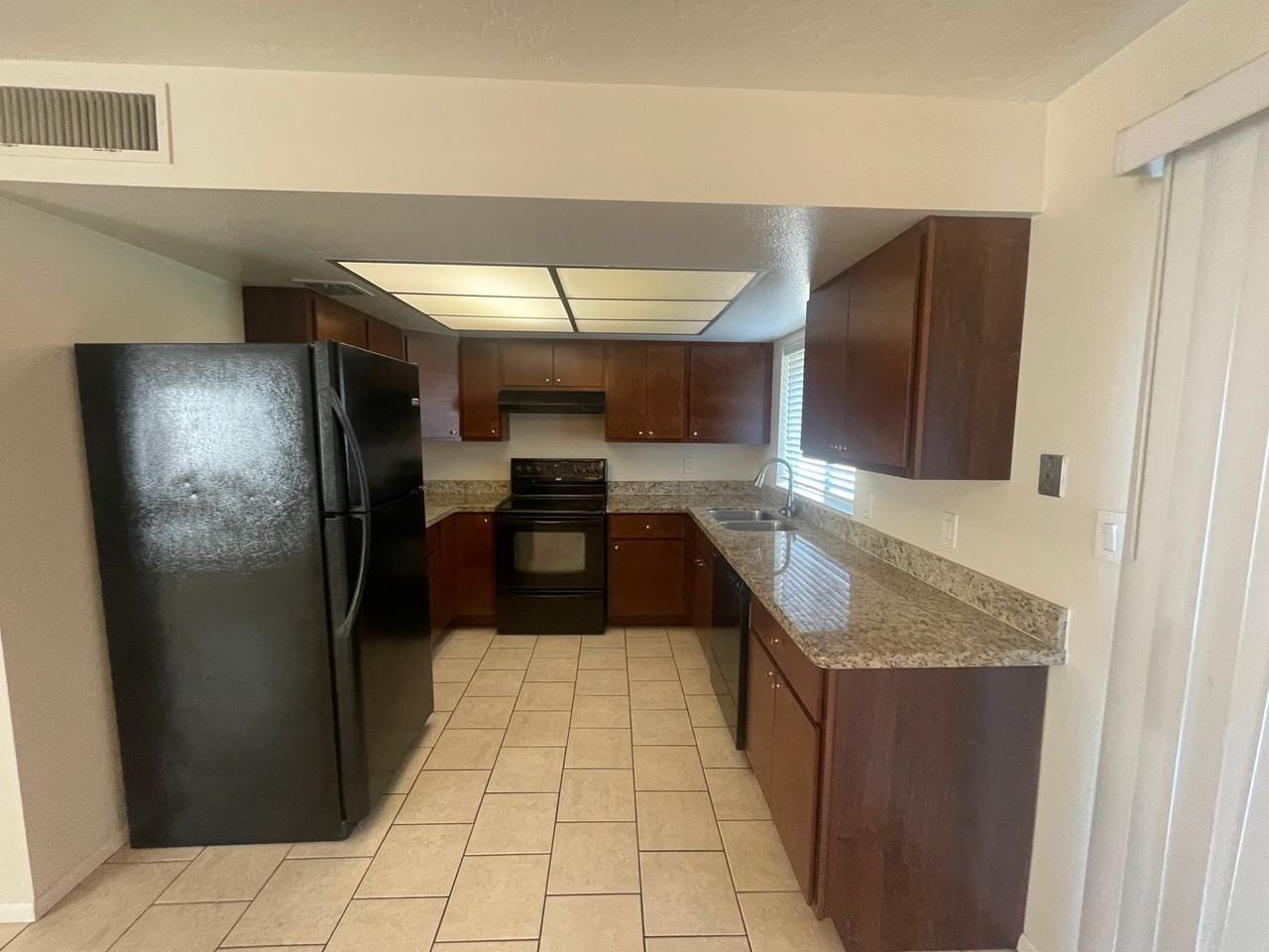 1660 W Natal Ave - Photo 6 of 16