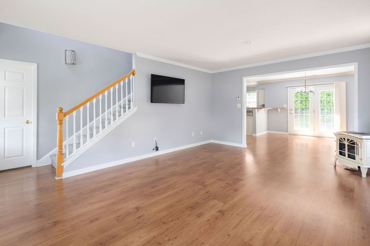 44 Worthington Ln - Photo 3 of 19