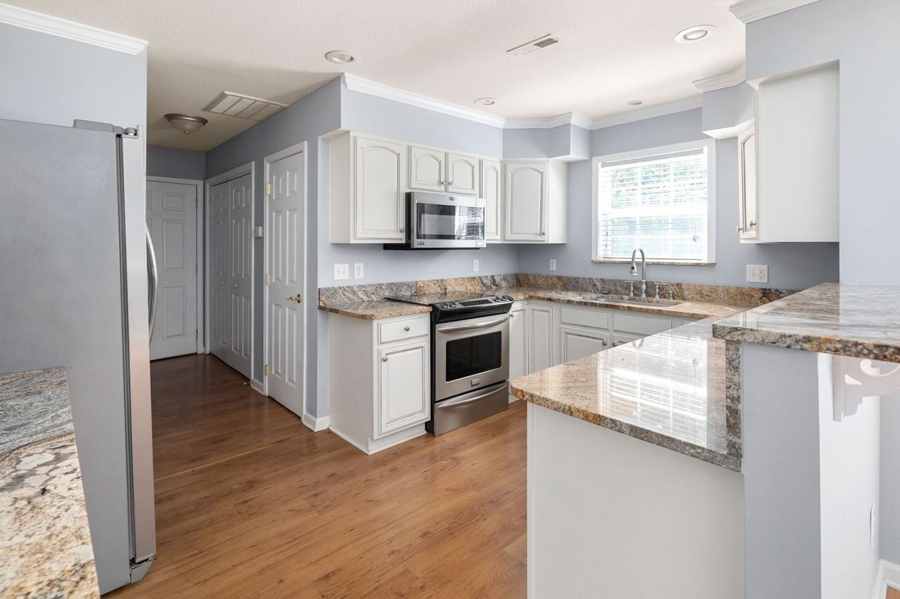 44 Worthington Ln - Photo 6 of 19