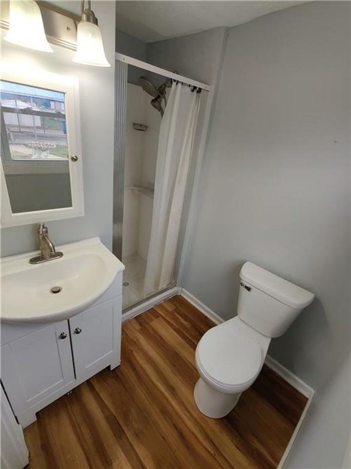 227 W Pennsylvania St - Photo 6 of 9